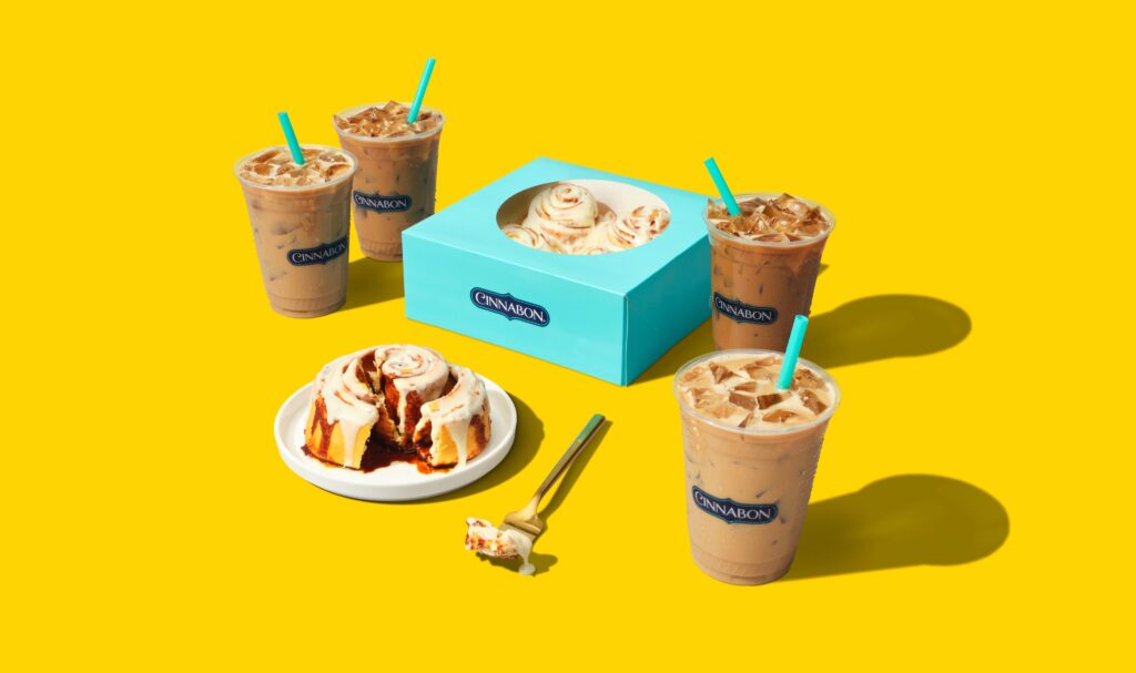 美國必吃的肉桂捲 來台灣了！CINNABON 肉桂捲 Threads 排隊名店！台北店 CINNABON 肉桂捲 7/25 開幕！CINNABON 草莓 起司肉桂捲 每日限量 30 顆 image 1
