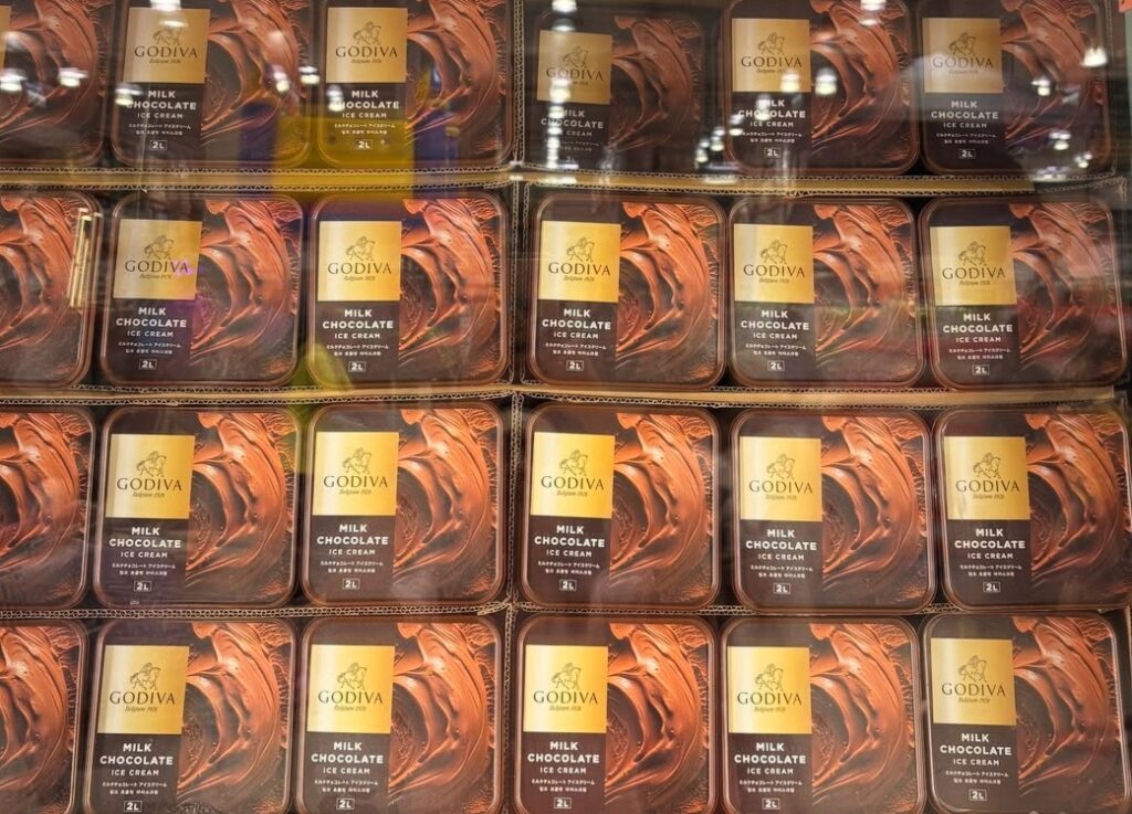 COSTCO 好市多 賣場新發現 GODIVA 牛奶巧克力 冰淇淋｜好市多 GODIVA 2公升大容量 比利時巧克力濃郁系冰品 商品編號#160965 image 1