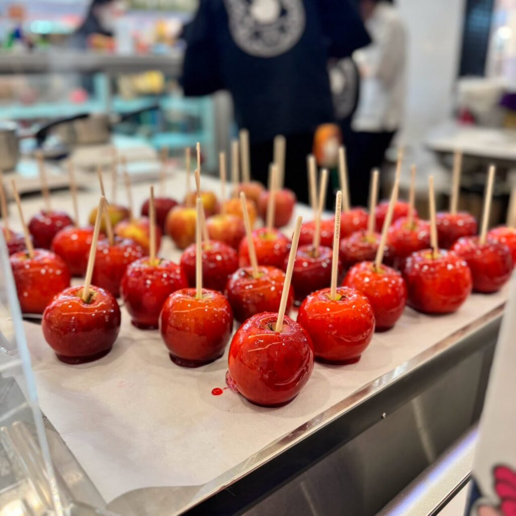 Threads 爆紅 日本 蘋果糖 高雄SKM Park蘋果糖最後一天｜POMME d’AMOUR TOKYO 蘋果糖價格、蘋果糖口味與蘋果糖排隊攻略 image 2