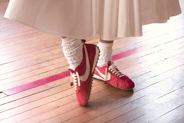 Nike Moon Shoe 月球鞋 Nike 月亮鞋 2026 推薦｜Nike Moon Shoe 復古薄底跑鞋 Nike Moon Shoe OG版、Nike Moon Shoe Jacquemus聯名價格與穿搭攻略 image 2