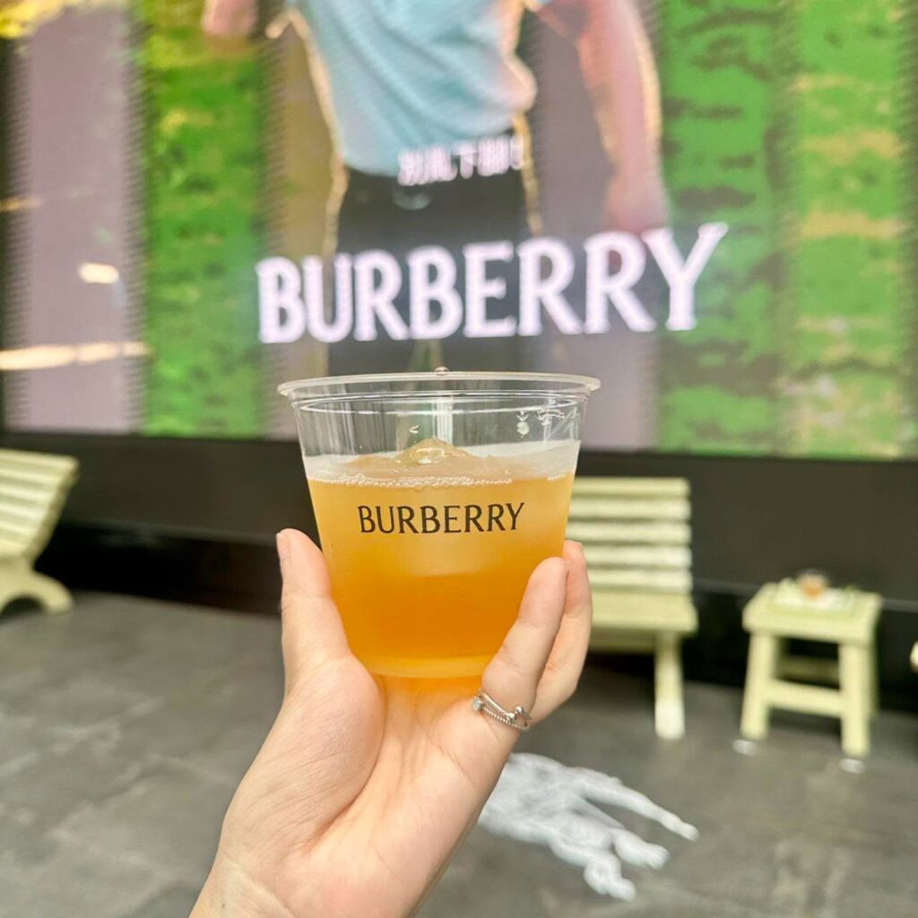 信義區 週末活動 Burberry 夏日俱樂部 Burberry Draft Land 信義區登場｜Burberry夏日俱樂部、Burberry限定調酒Knight Pair與Burberry活動資訊 image 1