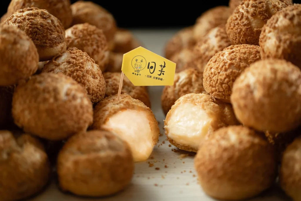 日芙 洋菓子 泡芙 推薦 日芙 洋菓子 杜拜巧克力泡芙 Threads 爆款！日芙 洋菓子中友百貨爆餡泡芙、價格與必吃口味 image 1