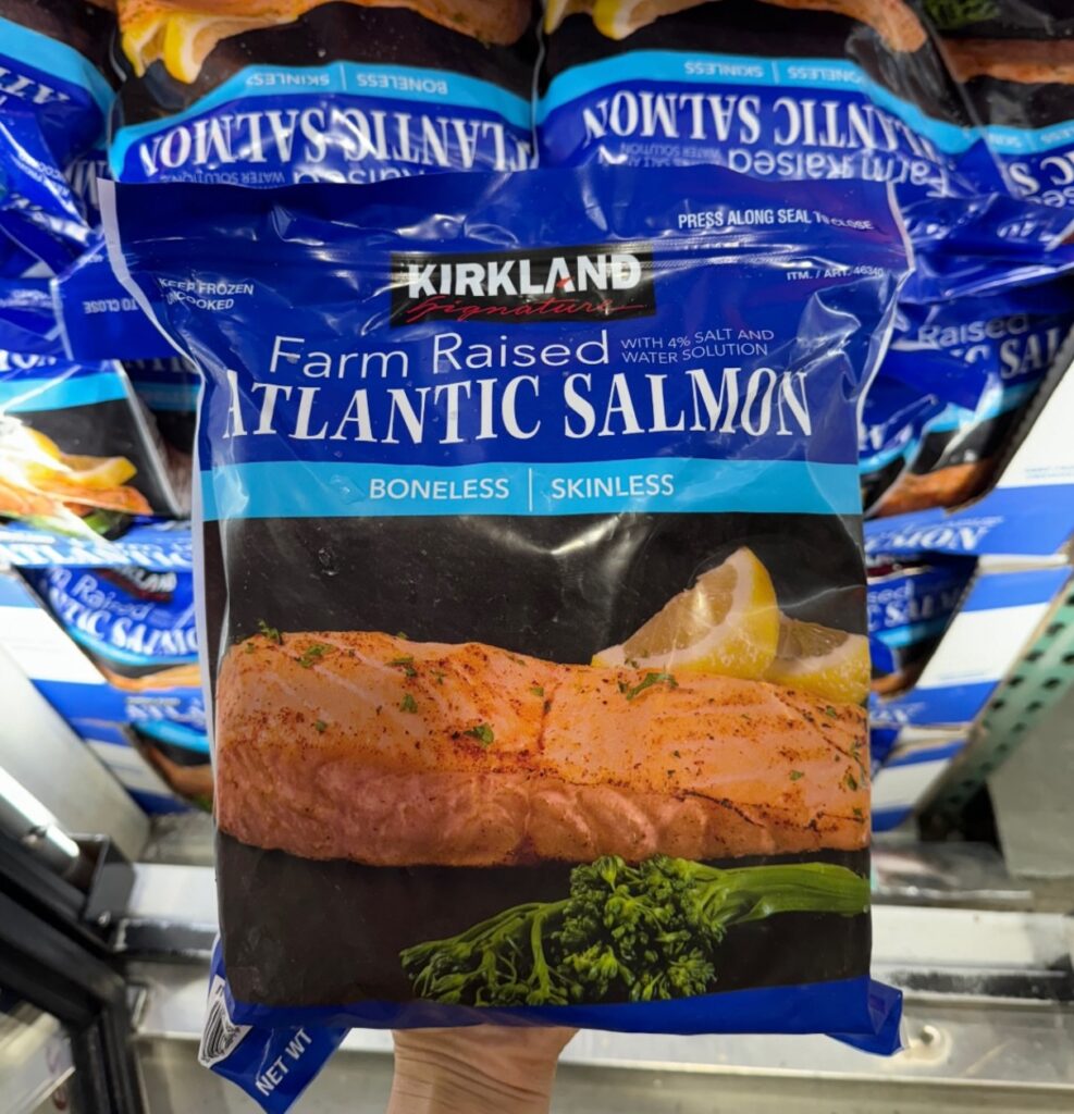 COSTCO 好市多 科克蘭 冷凍鮭魚排 好市多賣場新品｜好市多 科克蘭 冷凍鮭魚排 1.36公斤單片真空包裝，好市多 科克蘭 冷凍鮭魚排去皮去骨料理推薦 image 1