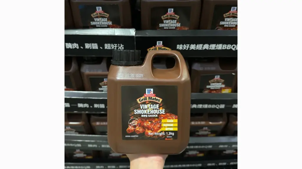 COSTCO 好市多 味好美 經典煙燻BBQ醬 McCormick Grill Mates Vintage Smokehouse BBQ Sauce 賣場新發現｜好市多 味好美 經典煙燻BBQ醬 1.3公斤煙燻BBQ醬，好市多 味好美 經典煙燻BBQ醬 烤肉、醃肉、刷醬都方便 image 1