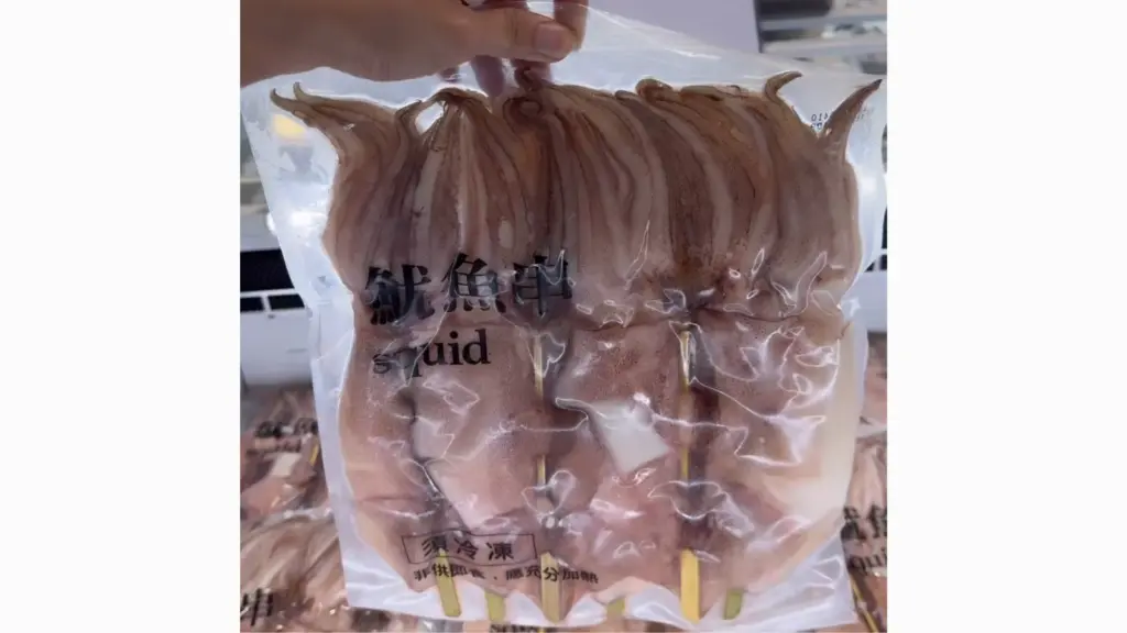 COSTCO 好市多 魷魚串 賣場新優惠｜COSTCO 好市多 魷魚串 中秋烤肉 6串，COSTCO 好市多 魷魚串 整隻魷魚串燒直接上烤網超方便 image 1